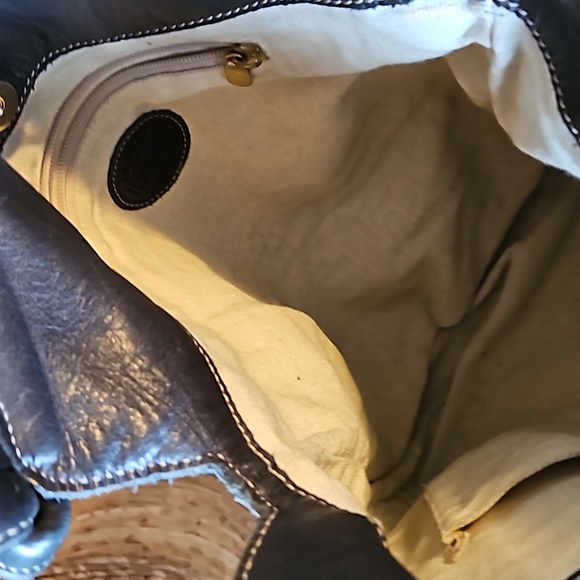 Roots LAUREN Leather Crossbody Bag - Picture 7 of 7